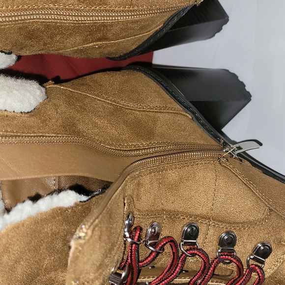 New Nine West PEER2/3.75in.heeled zip side,sherpa lined boots sizes 9 and 10 - Picture 7 of 8